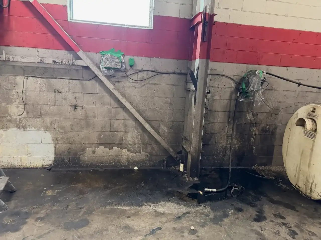 Warehouse floors rinsed and squeegeed dry