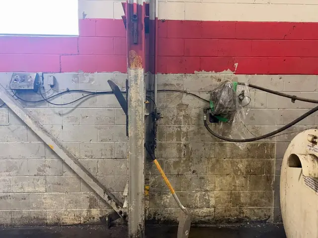 Commercial pressure washing with wastewater recovery